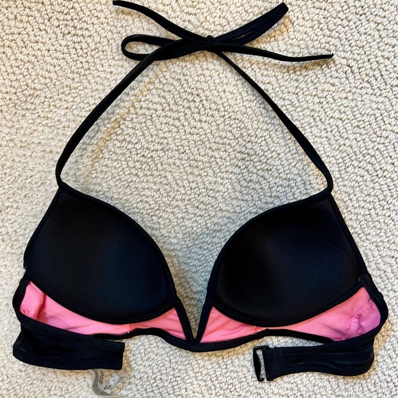 Victoria Secret black push up bikini top! Worn once. - Picture 2 of 3